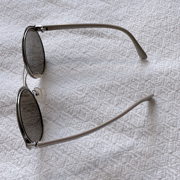 Prada round sunglasses - Picture 2 of 4